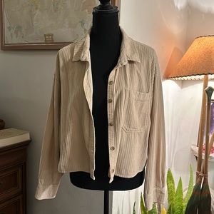 Great layering button up 🤍